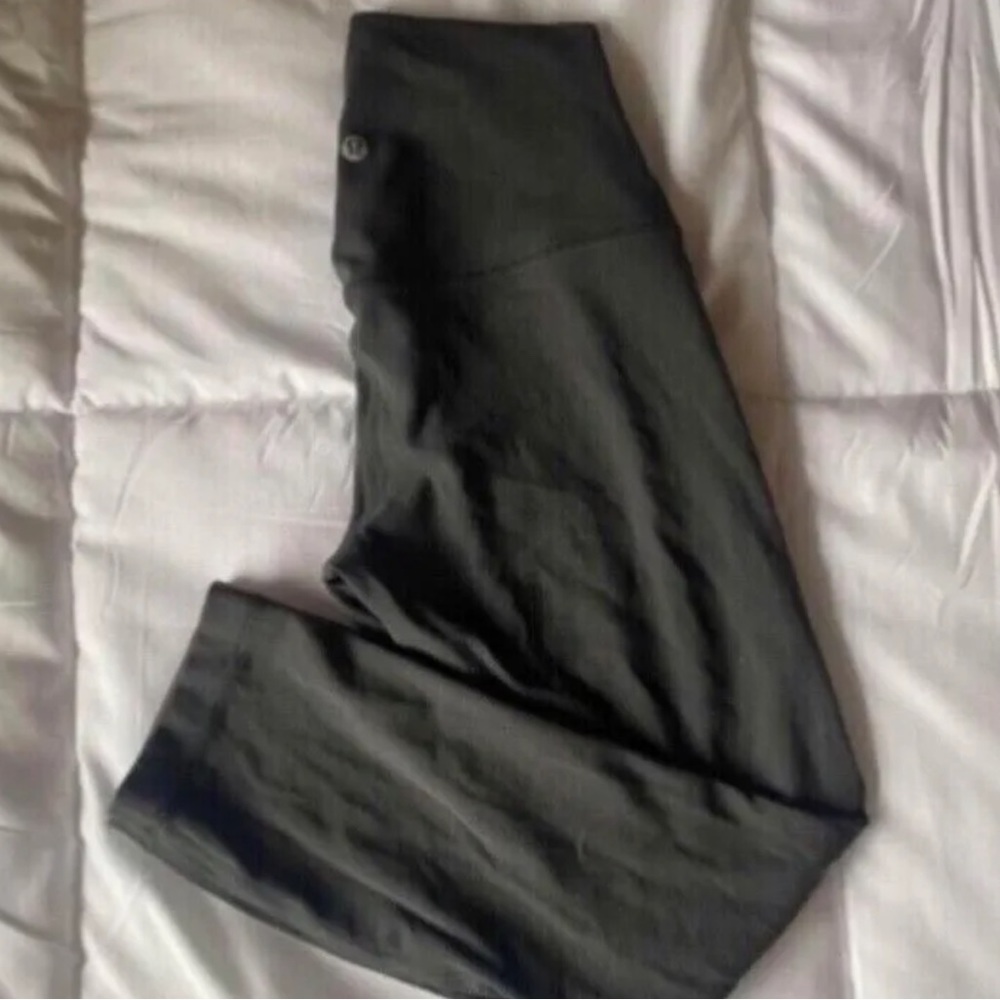 Lululemon High Rise Cropped Align Leggings, Brand new size 4